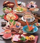 当店名物のかに釜飯がついた会席です。数ある会席料理の中でも一番人気のメニューです。