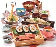 当店人気のかに太巻寿司、かに握りがお召し上がりいただける人気のランチメニューです。