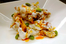 ソフトシェルクラブと卵白、黄ニラの炒め