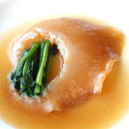 厳選した三陸産のフカヒレを使用