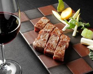 ゲストが笑顔になれるよう、臨場感あふれるパフォーマンス