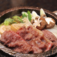 黒毛和牛のすき焼き　または　しゃぶしゃぶ