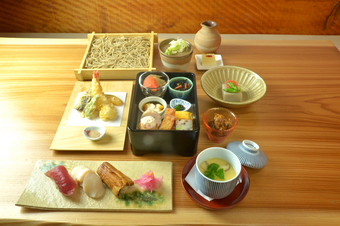 季節の彩り料理や天ぷらを蕎麦と愉しむ旬彩御膳