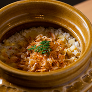 土鍋で炊き立てをどうぞ！『季節の土鍋ご飯』