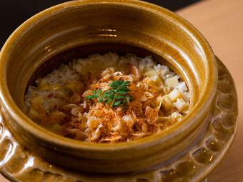 土鍋で炊き立てをどうぞ！『季節の土鍋ご飯』