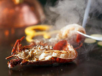 活きオマール海老とA5黒毛和牛ヒレがついた
コスパ最強コース