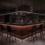 ライブ感溢れるカウンター席