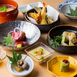 日本各地の旬食材を取り揃え、滋味あふれる季節の料理に仕立てる