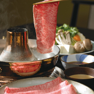 栃木県霧降高原牛と黒毛和牛上ロース