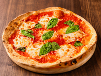 世界のワインや樽生･ハイボール･サワーにカクテル等の飲み放題が付いた､ランチ限定のお得なコースです♪