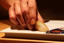 150年先の寿司の原型を目指す「新江戸前鮨」の味と趣向を堪能