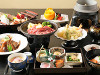 四季折々の食材をとり入れた、目にも華やかな会席料理