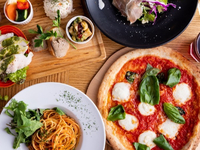 【月曜日～金曜日】
なんと最大5時間！ランチタイム(12時～17時)時間無制限食べ飲み放題★