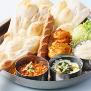 チキンティッカとカレー2種類などは8品付きセット◎女子会やママ会におすすめです♪