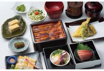 【松コース】銀座店限定・お刺身含む一品料理と中箱のコース8品