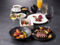 個室確約平日ディナー限定プラン。A3黒毛和牛ロースやオマール海老のついた11種類の飲み放題付きコース。
