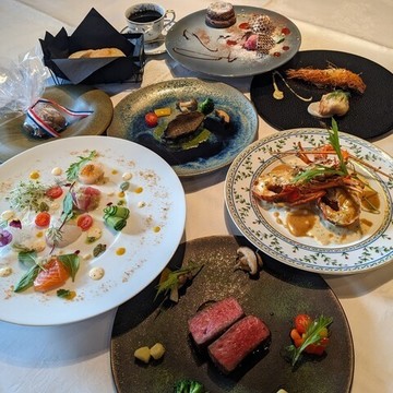 鮑、伊勢海老、松阪牛、贅沢三昧ランチコース