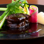 牛肉も付け合わせの野菜も、九州の旨みが凝縮された『牛ヒレコース』