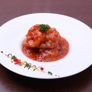 トマト香る大海老のチリソース煮