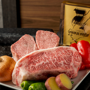 淡路ビーフのユッケや、上質な黒毛和牛フィレステーキ250g等、厳選したお肉を楽しんで頂くコースです。