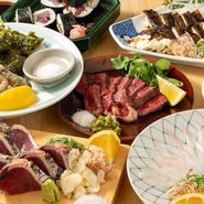 カツオのタタキからうつぼの唐揚げまで、高知の旨いもんを楽しめます