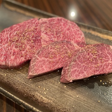 ＜ちょっといいコース＞こだわりの黒毛和牛の、その日おすすめ部位を詰め込んだ全15品のコースになります。