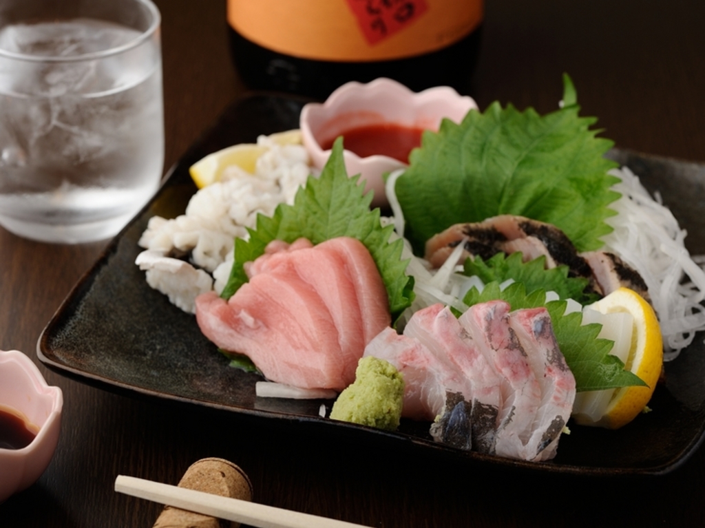 旬の味わいを各地から『本日の刺身盛り合わせ』