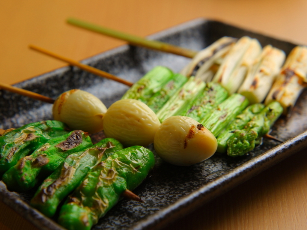 炭の香りがよく移った香ばしさ満点の焼き野菜