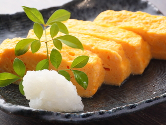 店自慢の出汁が効いた『うめどり玉子の出汁巻き』