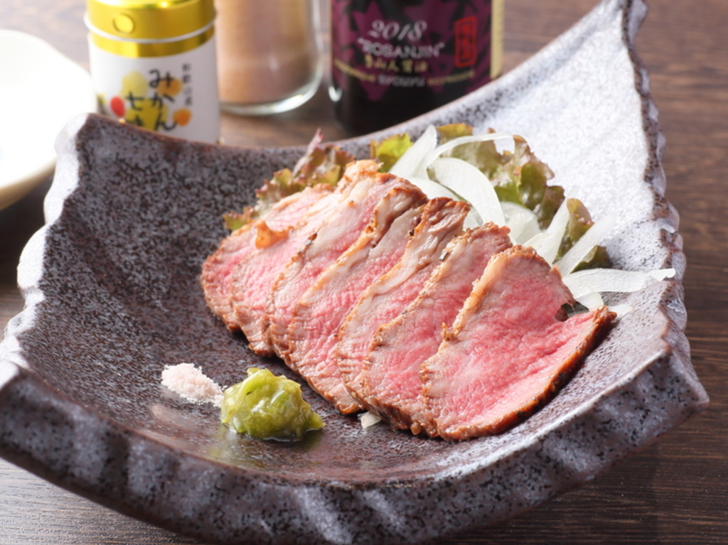 低温でしっとりと柔らかく仕上げた『熊野牛ローストビーフ』