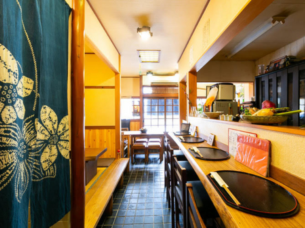 揚げたてを前から一品ずつ提供いたします